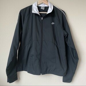 Nike Jacket Black pockets and zipper sleeves 12/14 L